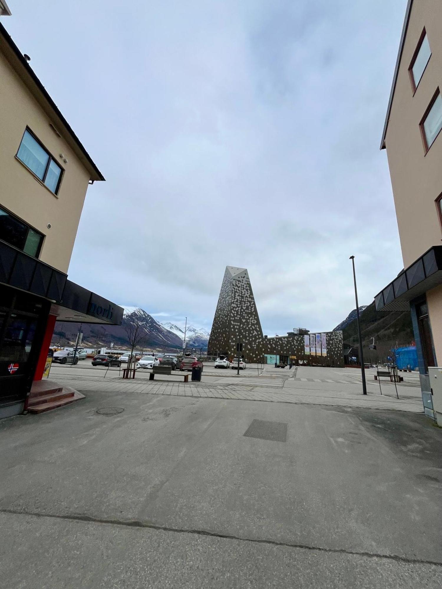 Apartment In The Heart Of Åndalsnes Exterior foto