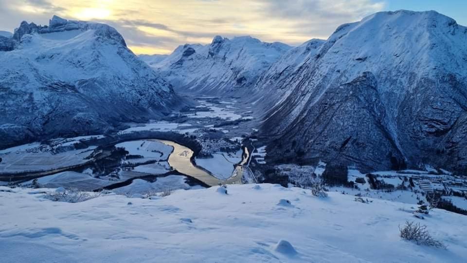 Apartment In The Heart Of Åndalsnes Exterior foto