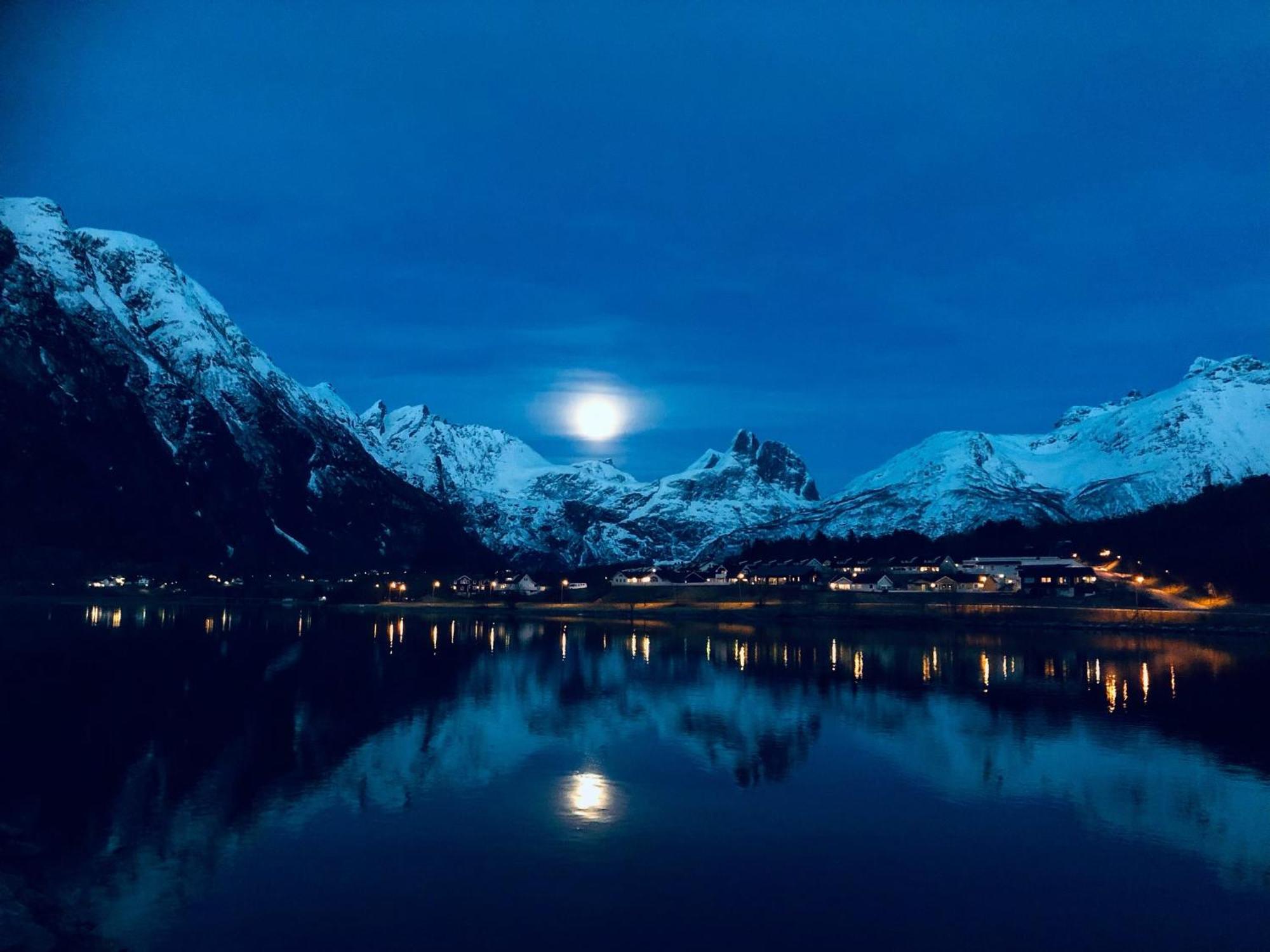 Apartment In The Heart Of Åndalsnes Exterior foto