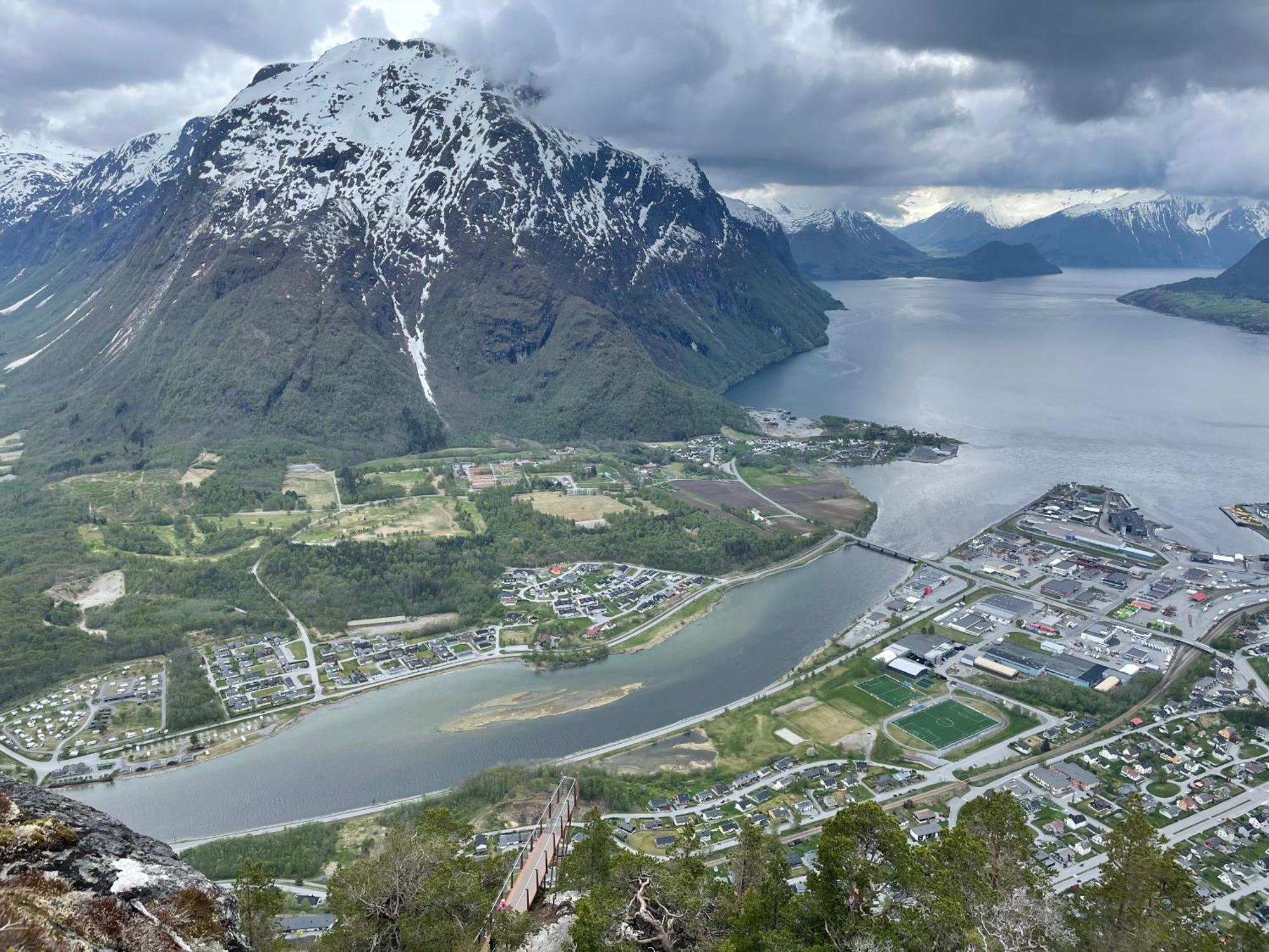 Apartment In The Heart Of Åndalsnes Exterior foto